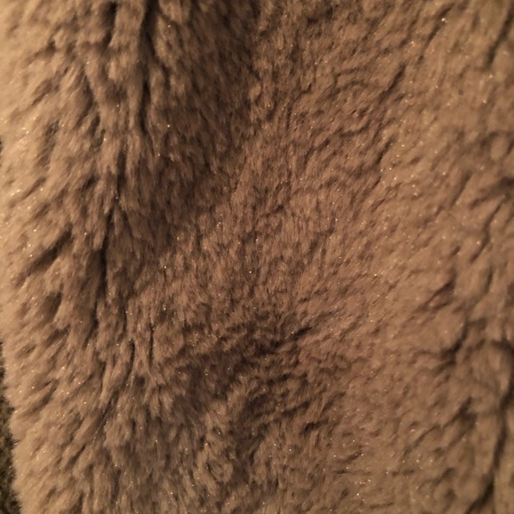 Nordstrom faux fur vest - Picture 6 of 6